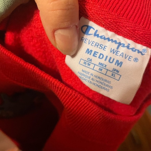 CHAMPION REVERSE WEAVE DR.SEUSS HORTON HEARS A WHO CROPPED SWEATSHIRT - Picture 6 of 6